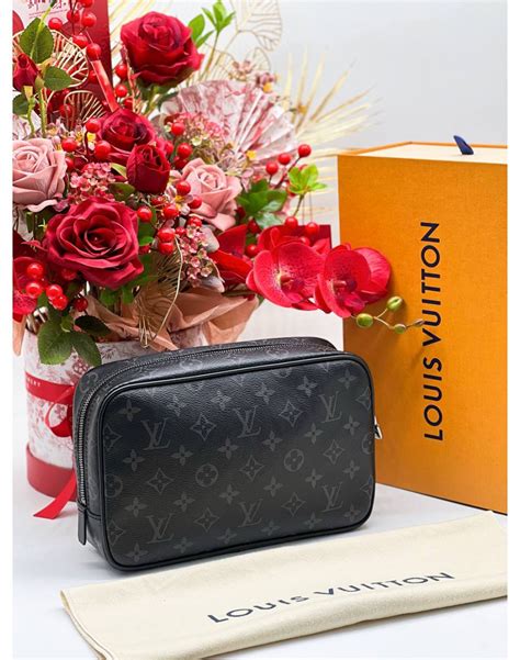 louis vuitton toiteltas|Louis Vuitton gm toilet bag.